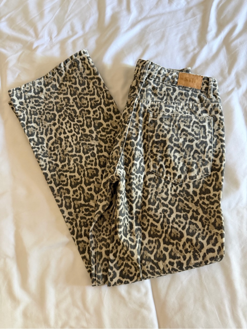 stradivarius Leopard Print Straight Leg Jeans - Beige/Black